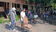 Kerusuhan Pecah, Massa Jarah Isi Gedung DPRD Kabupaten Cirebon