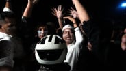 Cara Dedi Mulyadi Tenangkan Massa Demo yang Rusak Gedung Sate