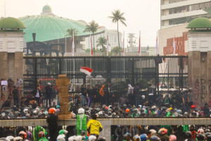 Protes Kenaikan Tunjangan DPR