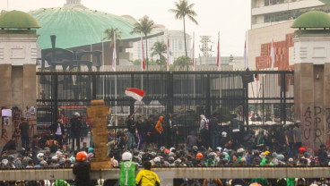 Protes Kenaikan Tunjangan DPR