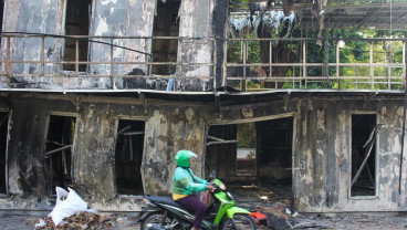 Gedung Negara Grahadi Surabaya Terbakar, Terdengar Ledakan Petasan Sebelum Api Berkobar