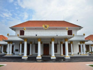 Sejarah Gedung Grahadi, Berdiri sejak 1795 Sebagai Rumah Kebun Pejabat Belanda yang Kini Dibakar