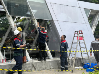Halte Transjakarta Dibersihkan, Akses MRT Dirapikan Pasca Dibakar