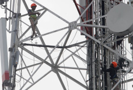 Adu Strategi ISAT, TLKM, dan EXCL di Tengah Persaingan Ketat Bisnis Telekomunikasi