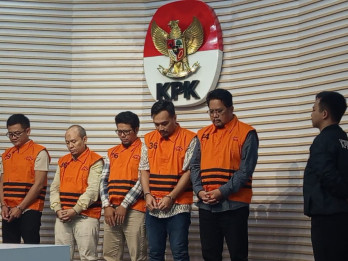 KPK Tahan 5 Tersangka Kasus Kredit Fiktif Bank Jepara Artha