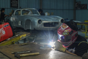 Tuksedo Studio Bali Produksi Replika Mobil Klasik Bernilai Miliaran Rupiah