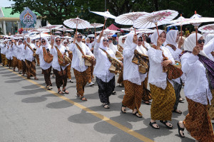 38 Provinsi Tunjukkan Syiar Al-Quran dan Kebhinekaan Pada Pawai Ta’aruf STQH ke-28
