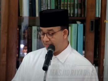 Momen Anies Baswedan Datang ke Haul Solo Naik Ojol