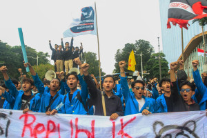 Unjuk Rasa Mahasiswa Peringati Satu Tahun Prabowo Gibran