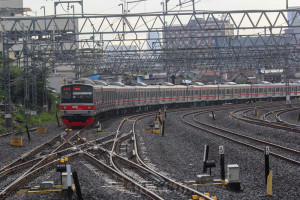 Elektrifikasi Jalur Kereta Api Dorong Transportasi Efisien dan Ramah Lingkungan