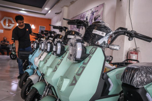 Penjualan Motor Listrik Anjlok di Semester I 2025