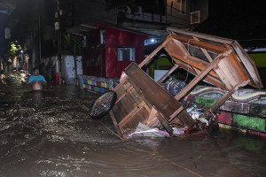 Banjir Rendam Sejumlah Wilayah di Jakarta