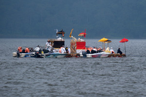 Umat Hindu di Bali Gelar Prosesi Upacara Danu Kerthi di Kawasan Danau Beratan