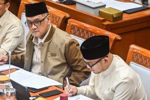 Raker Komisi VIII DPR Bersama Menteri Haji dan Umrah