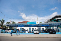 Dukung Transisi Energi, PLN Operasikan SPKLU Center Pertama di Jawa Timur