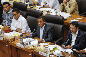 Raker Komisi XII DPR dengan Menteri ESDM