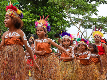 Festival Teluk Doreh Meriahkan HUT Ke-127 Kabupaten Manokwari
