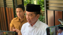 Jokowi dan Iriana Hadir Langsung Jemput Jenazah Istri Wiranto di Bandara Solo