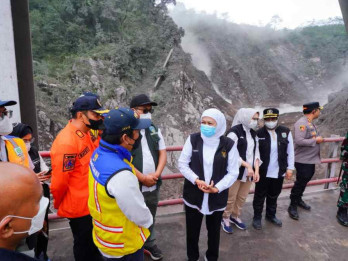 Gubernur Jatim Khofifah Pimpin Operasi Penanganan Dampak Erupsi Gunung Semeru