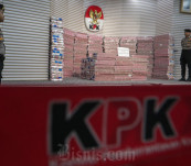 KPK Pamerkan Rp300 Miliar Uang Rampasan Kasus Investasi Fiktif PT Taspen