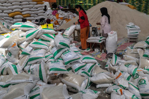 Stok Beras Nasional Diproyeksikan Tembus 3 Juta Ton, Bulog Diminta Siapkan Kapasitas Gudang