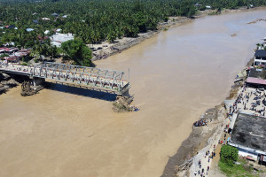 Jembatan Kuta Blang Putus Diterjang Banjir, Akses Jalinsum Banda Aceh–Sumut Lumpuh Total