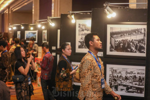 Pameran “Empat Dekade Konsisten Menavigasi Bisnis” Tampilkan 40 Karya Pewarta Foto Harian Bisnis Indonesia