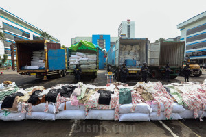 Bea Cukai Gagalkan Penyelundupan Produk Garmen Ilegal