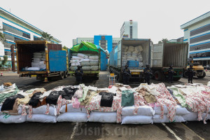 Bea Cukai Gagalkan Peredaran Garmen Ilegal di Jakarta dan Sumatra