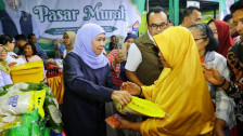Gubernur Khofifah Pastikan Pasar Murah Berjalan hingga Menjelang Ramadan 2026