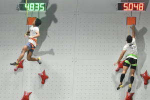 Robby Al Hilmi raih medali emas speed panjat tebing putra