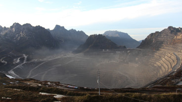 Pertambangan Mineral: Dari Ertsberg Menjadi Penguasa Logam Dunia