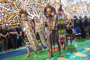 Prosesi Adat Tekalang dalam Upacara Kematian di Desa Budaya Pampang