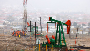 Prospek Perdamaian Rusia-Ukraina Tekan Harga Minyak Global