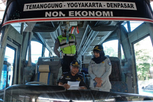 Pemeriksaan angkutan umum menghadapi Natal dan tahun baru