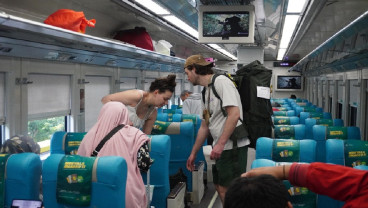 Daop 8 Surabaya Catat 3.504 Wisatawan Asing Naik Kereta Api selama Libur Nataru