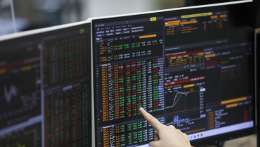 Rupiah Anjlok Awal Tahun, Saham-saham di Sektor Ini Was-was Kena Imbas!