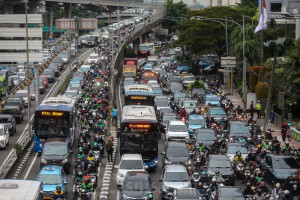 Lesunya Pasar Otomotif Tekan Asuransi Kendaraan, Premi Turun 5,01% hingga Oktober 2025