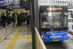 Pemprov DKI Tunda Kenaikan Tarif Transjakarta, Harga Tiket Tetap Rp3.500 hingga 2026