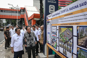 Pemprov DKI Bongkar 109 Tiang Monorel Mangkrak di Jalan Rasuna Said