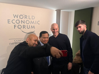 Potret Momen Hangat Prabowo Foto Bareng Zidane Sang Legenda Sepak Bola