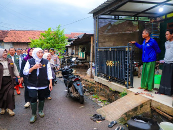 Penanganan Banjir Situbondo, Gubernur Khofifah Dorong Pengerukan Sedimen