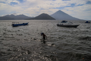 BMKG Peringatkan Gelombang Tinggi Hingga 4 Meter di Perairan Maluku Utara