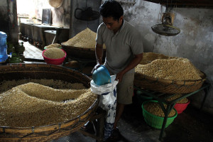 Harga Kedelai Impor Naik, Perajin Kurangi Produksi untuk Tekan Kerugian
