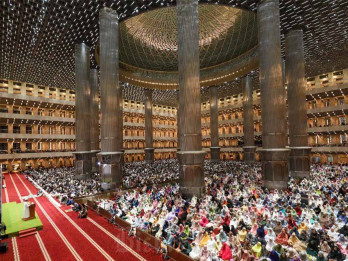 Tata Cara Salat Gerhana Matahari Lengkap dengan Niat dan Bacaannya