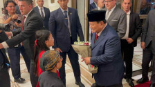 Diaspora RI Sambut Kedatangan Prabowo di Yordania: Kami Bangga jadi WNI Bukan WNA