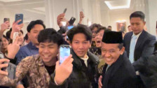Bahlil Diserbu Diaspora Saat Berkunjung ke Yordania: Kami Ngefans, Sangat Karismatik
