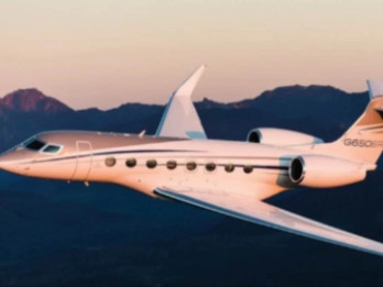 Wamenhub Beberkan Tren Mudik Pakai Pesawat, Permintaan Private Jet Tinggi