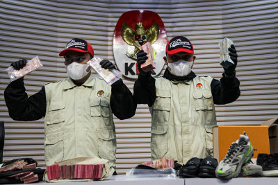 KPK Tahan Bupati Tulungagung dalam OTT, Sita Uang Rp335 Juta