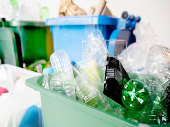 Harga Plastik Melejit, Momentum Beralih ke Kemasan Daur Ulang